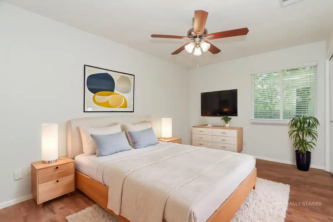 Apartment in Austin - More