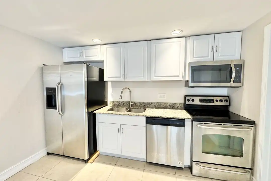 5389 Treetops Dr - View 4