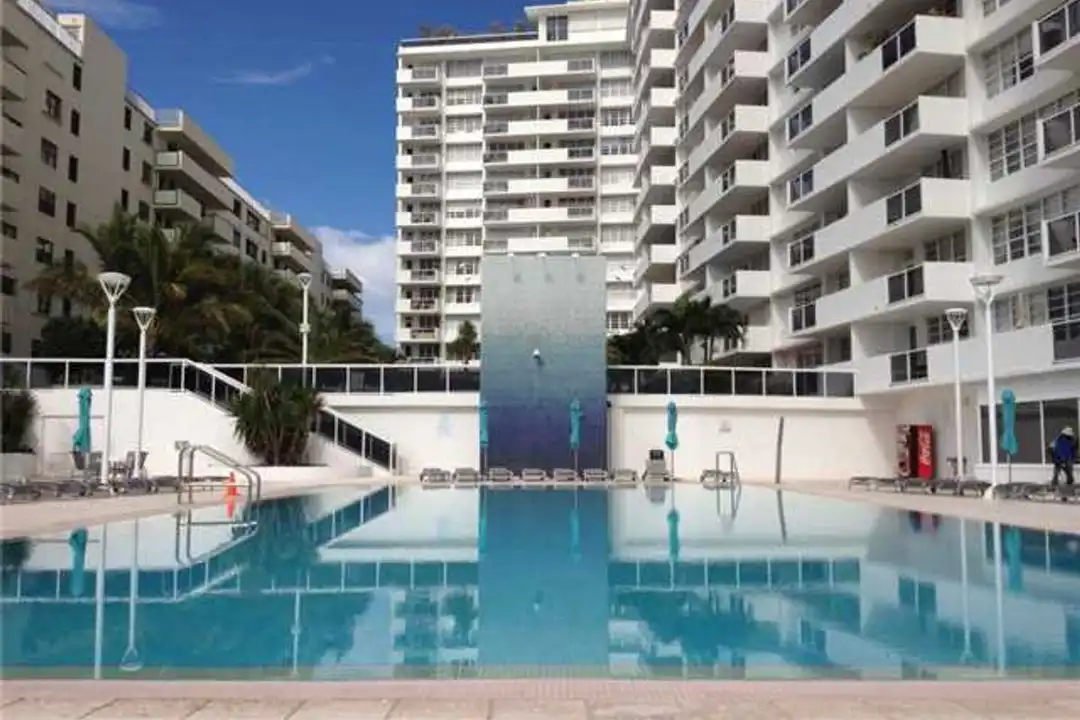 100 Lincoln Rd - View 6