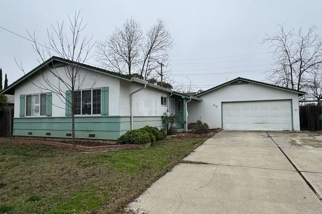 714 E Longview Ave – photo 1