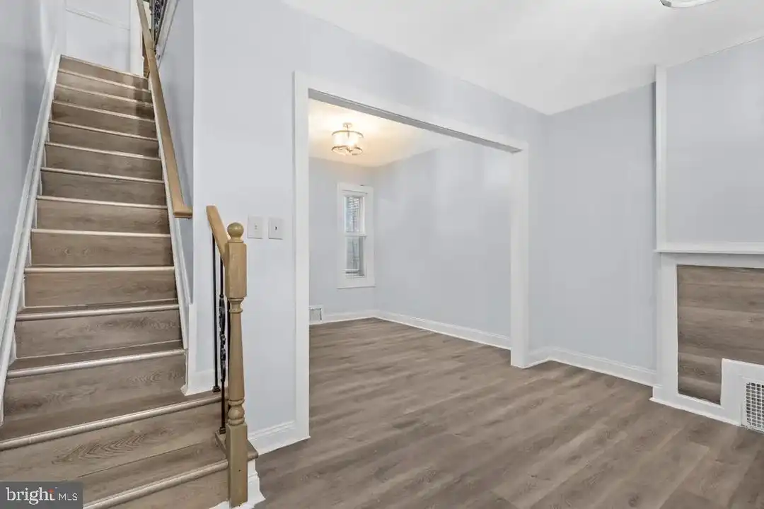 5919 N Norwood St - View 5