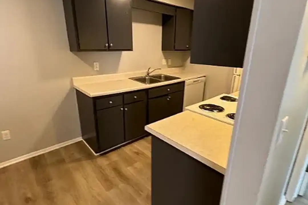Quail Ridge Apartments – photo 1 of 18