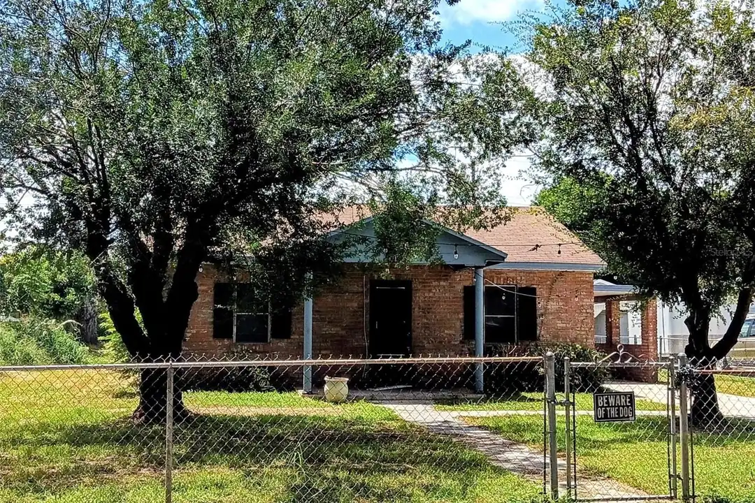 110 Orange Ave – photo 1