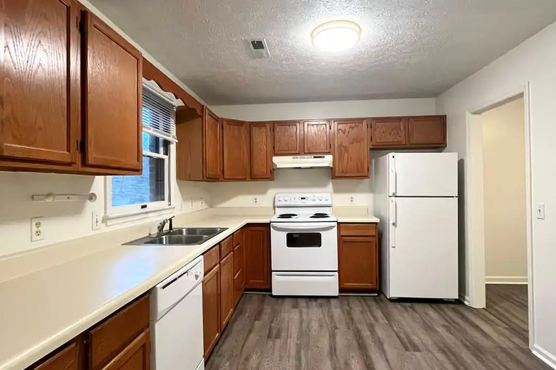 1477 Sandy Cir - More