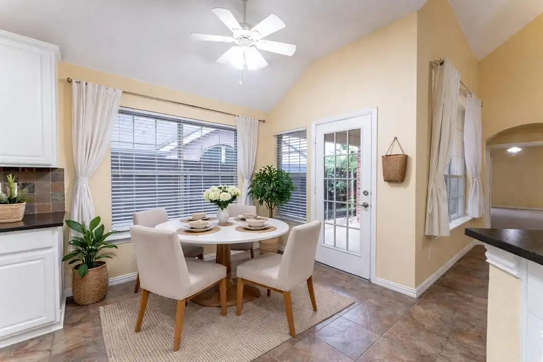 672 Channel Ridge Dr - View 6
