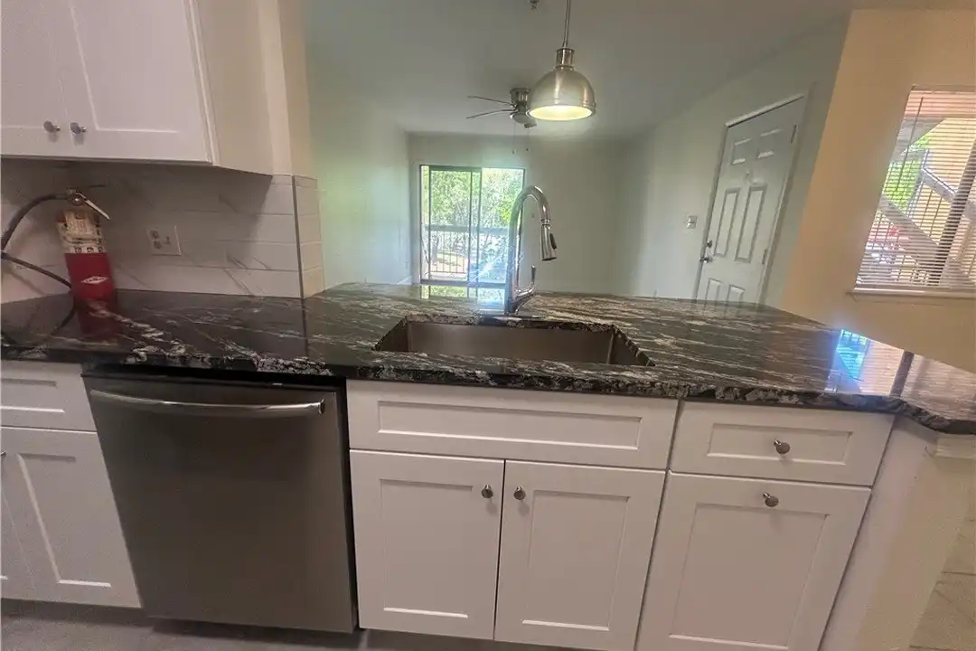 2875 Winkler Ave #511 - More