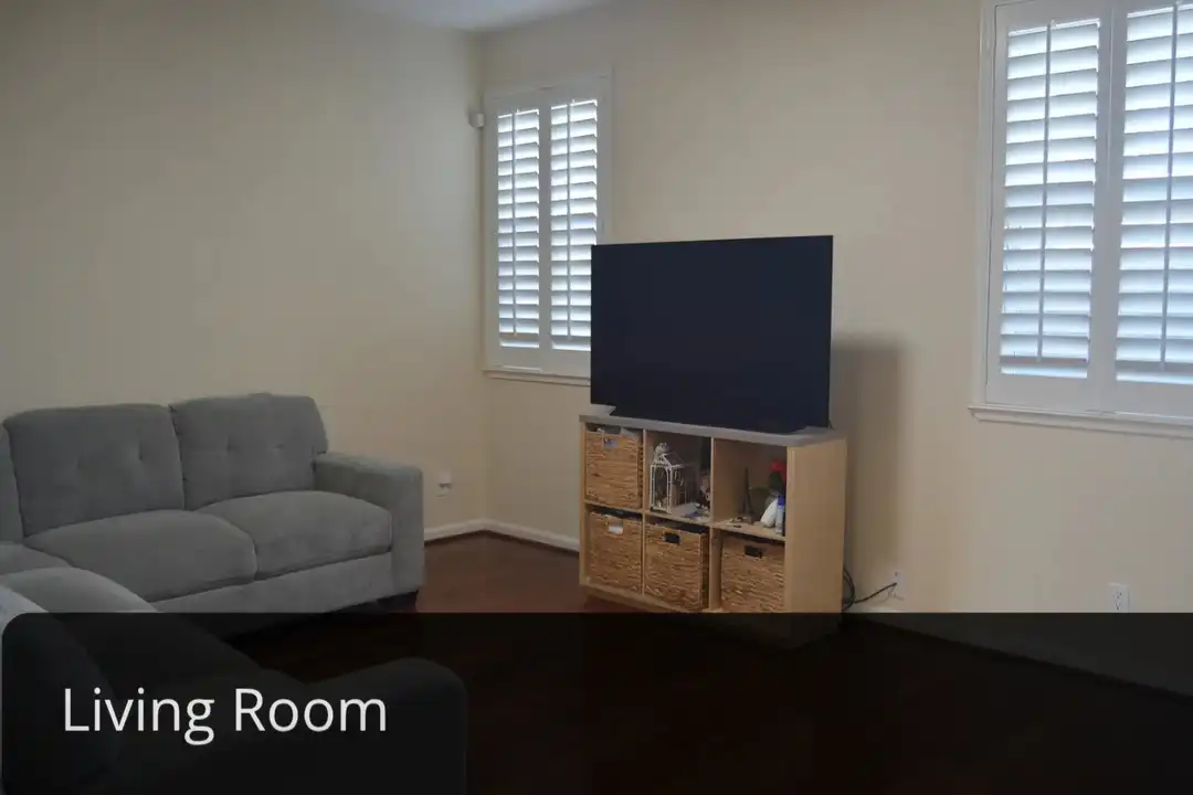 5028 Ocean Ln - More