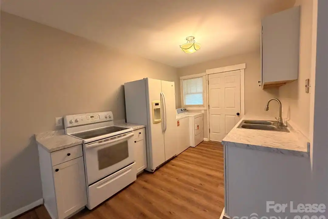 825 Rodey Ave #2 - More