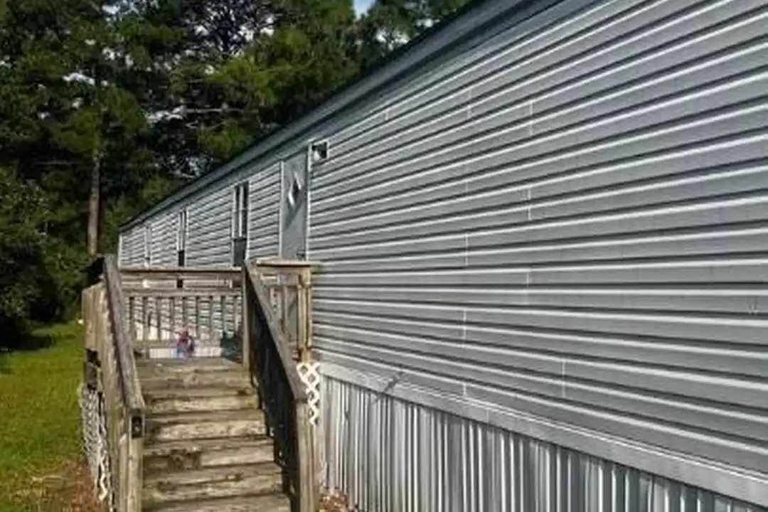 180 Dixon Rd – photo 1 of 7