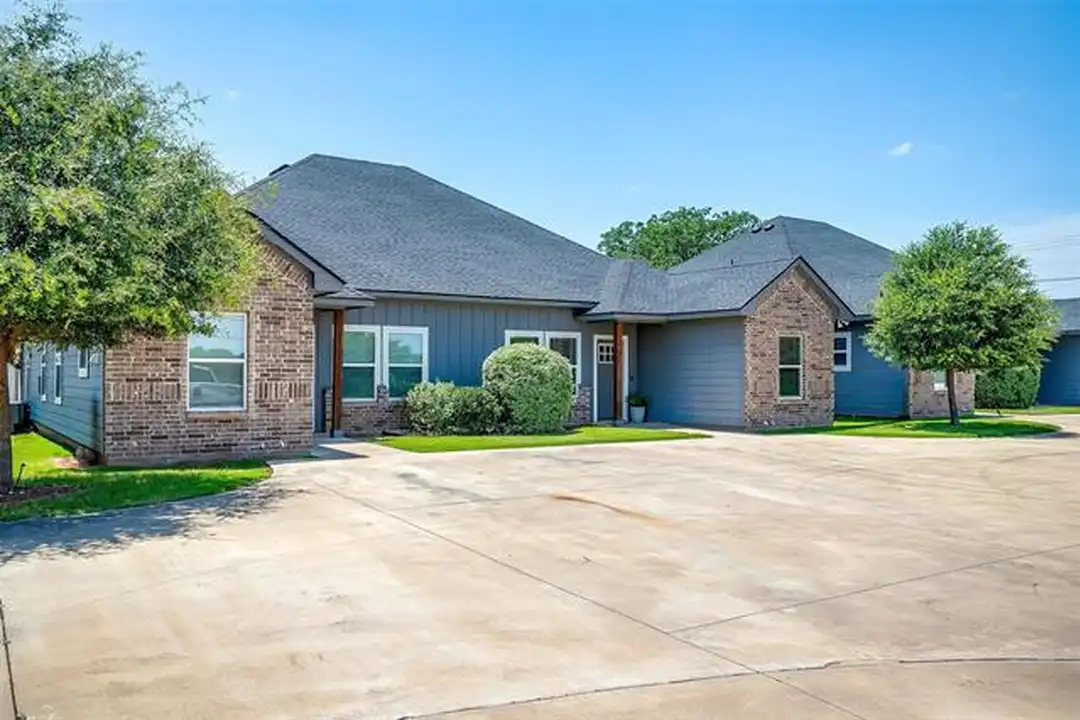 2700 James Rd - View 2