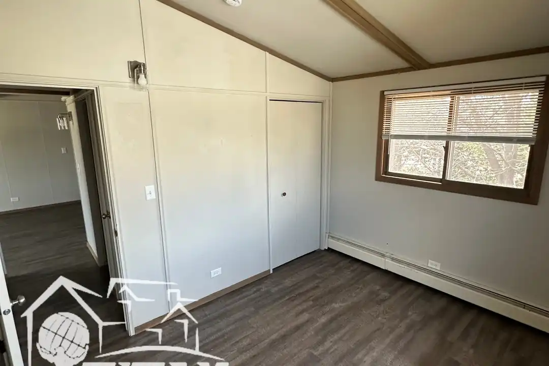 1135 Moreland St unit 1 - View 6