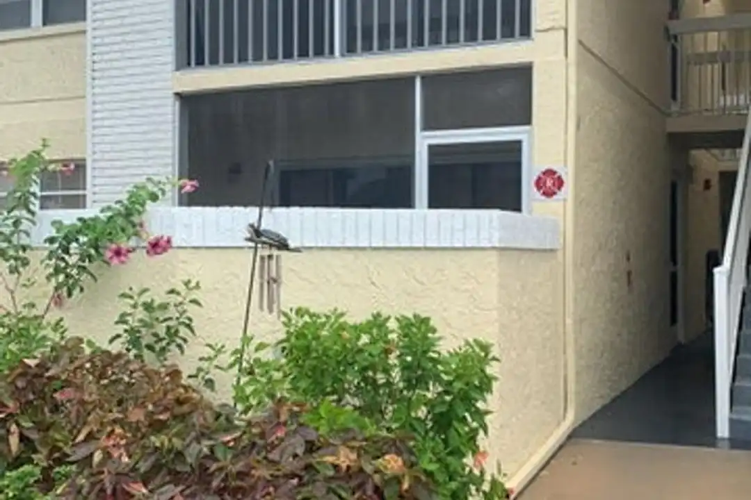 993 Sonesta Ave NE unit # A-103 - View 2