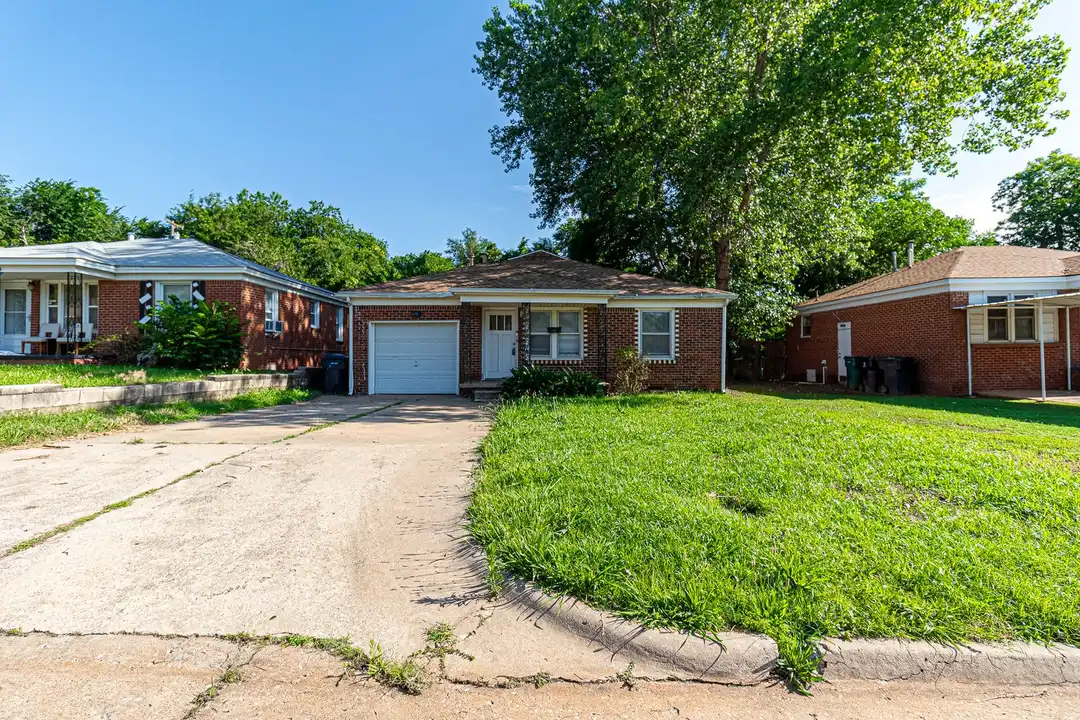 2705 NE 18th St - View 3