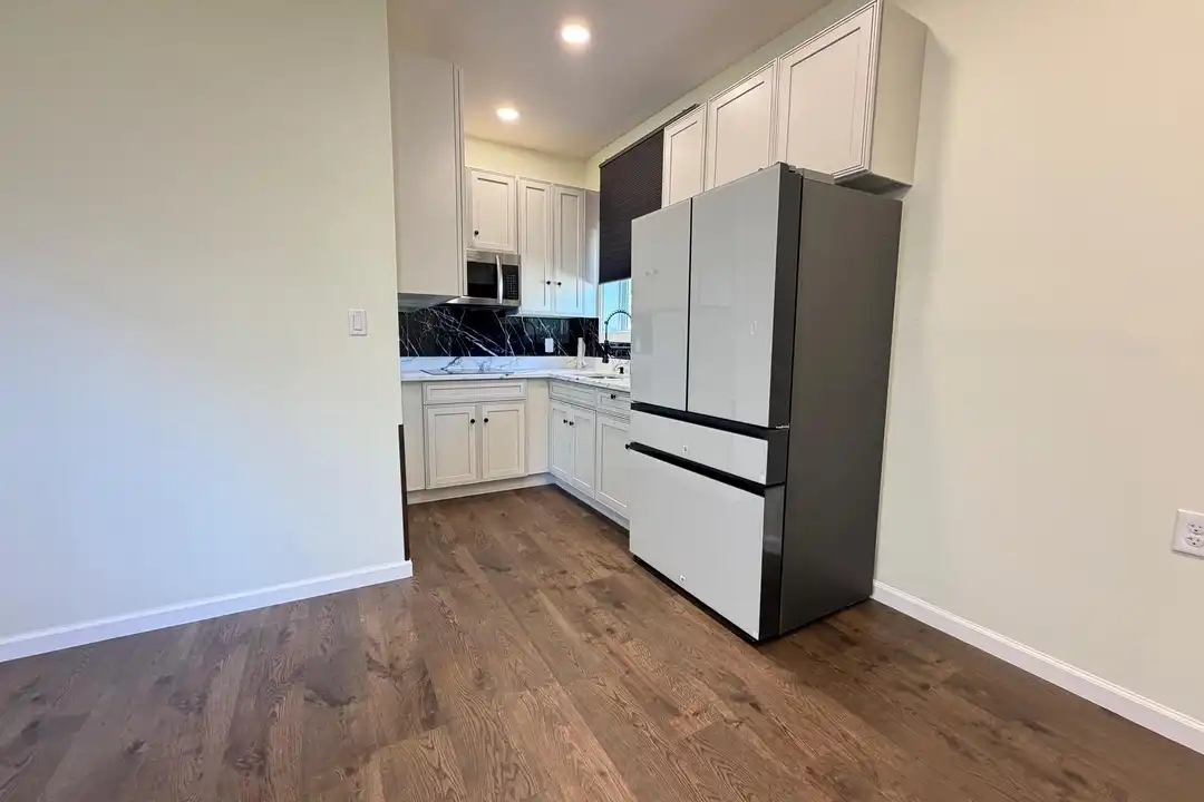 6708 Longridge Dr - View 2