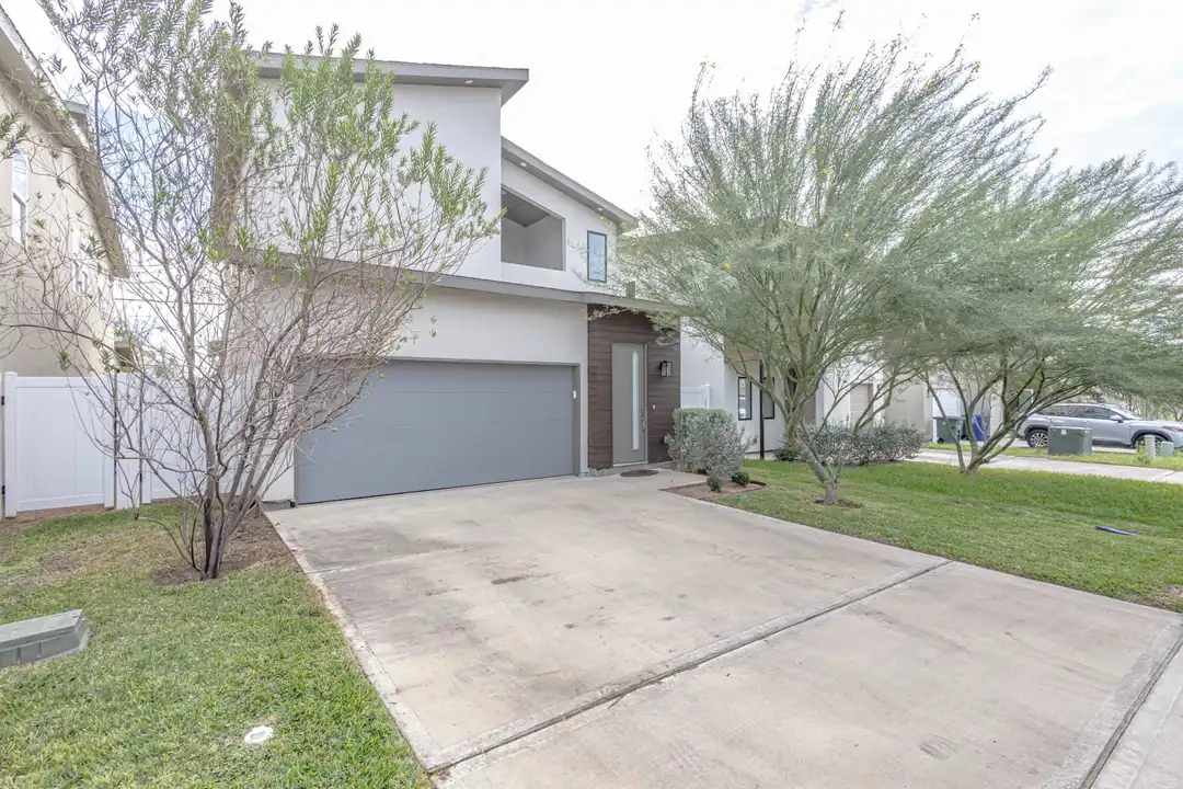 423 Deer Path Lp - View 3
