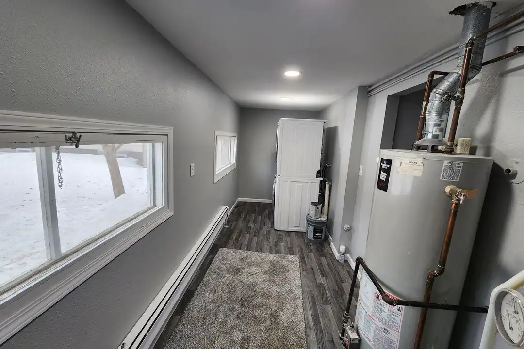 179 8th St NE - More