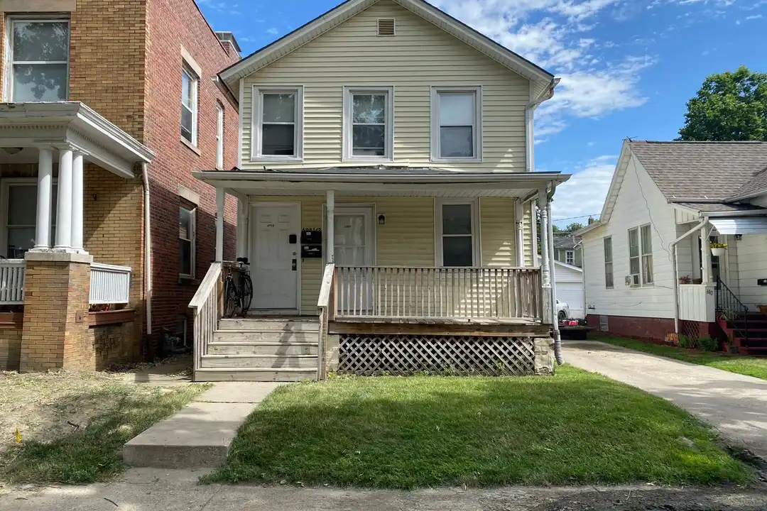 608 E Monroe St unit Upper – photo 1