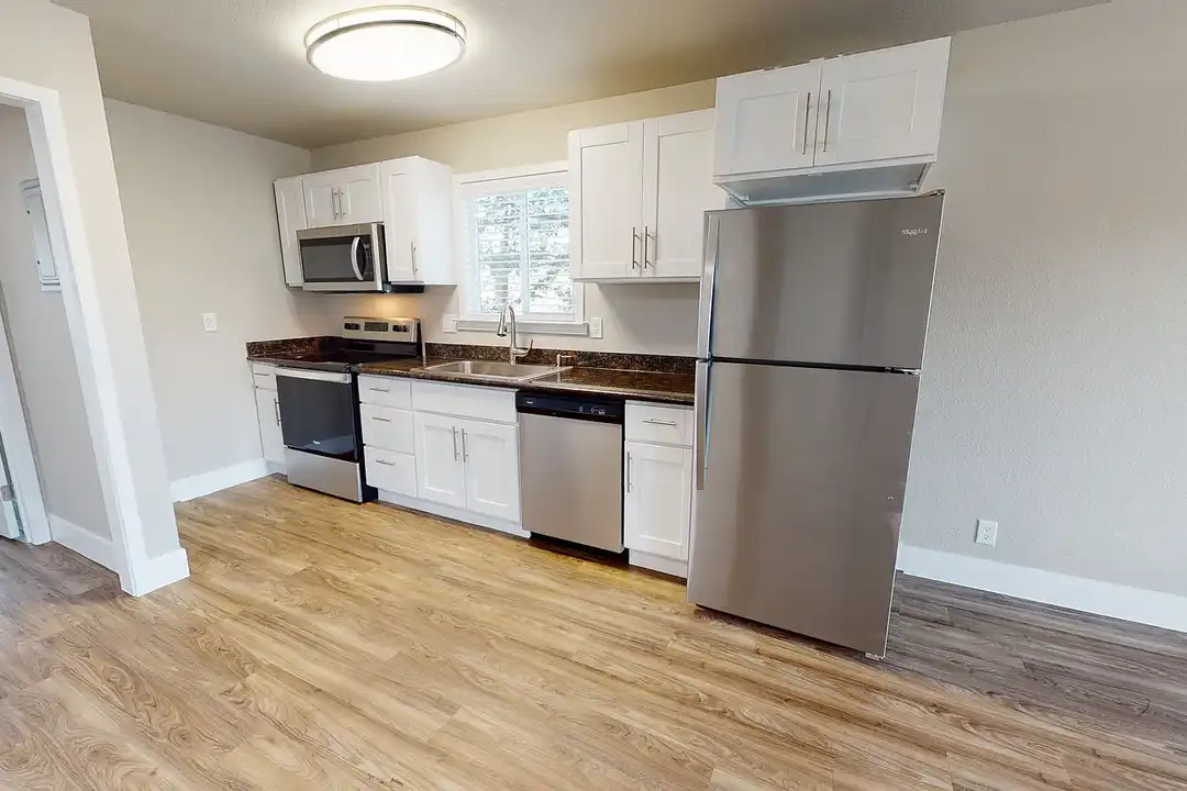 Holiday Gardens Apartments - View 3