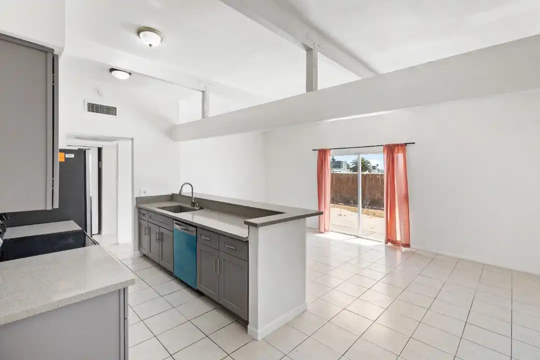 House in Las Vegas - View 2