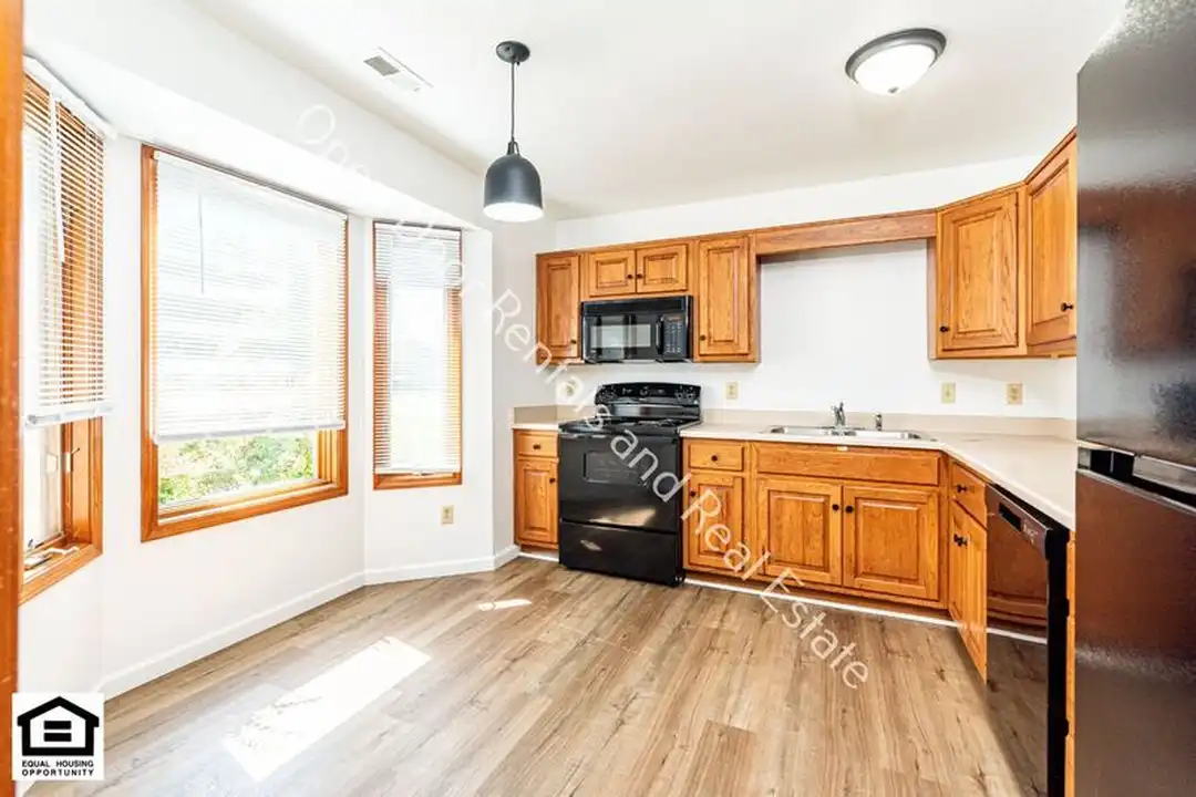 1525 Flagstone Dr - More