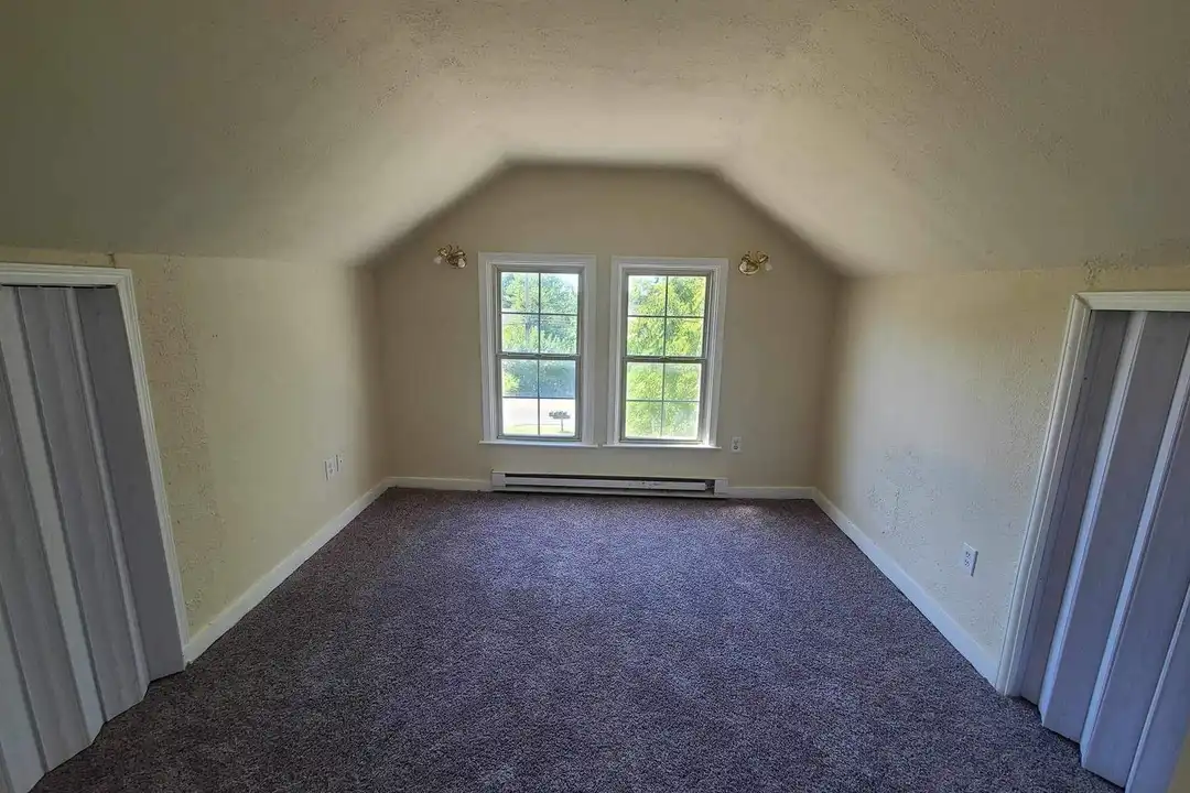 6706 Windsor Mill Rd unit Unit 3 – photo 1