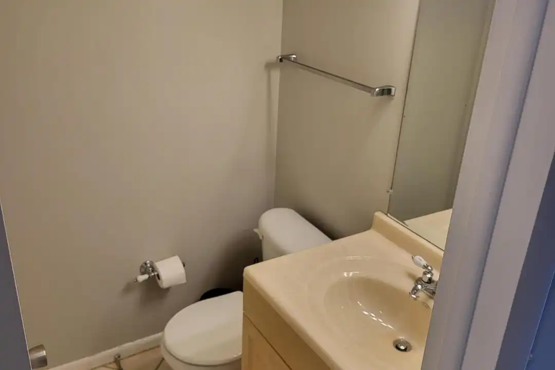 32 NE 20th Ct unit 4b - More