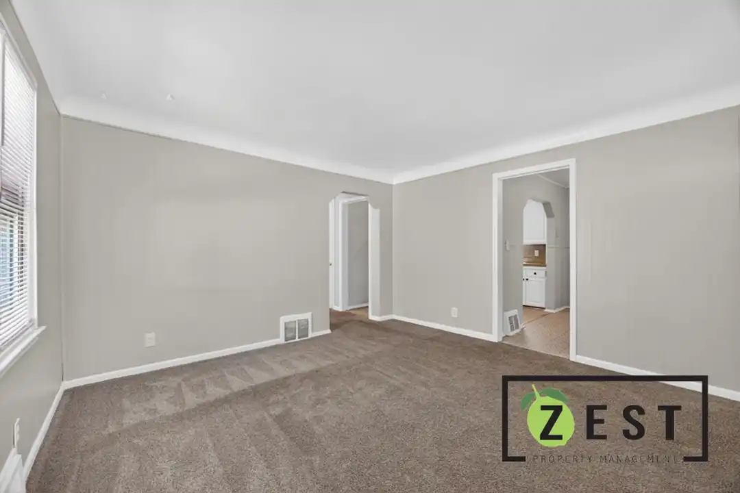 8262 Rosemont Ave - View 3
