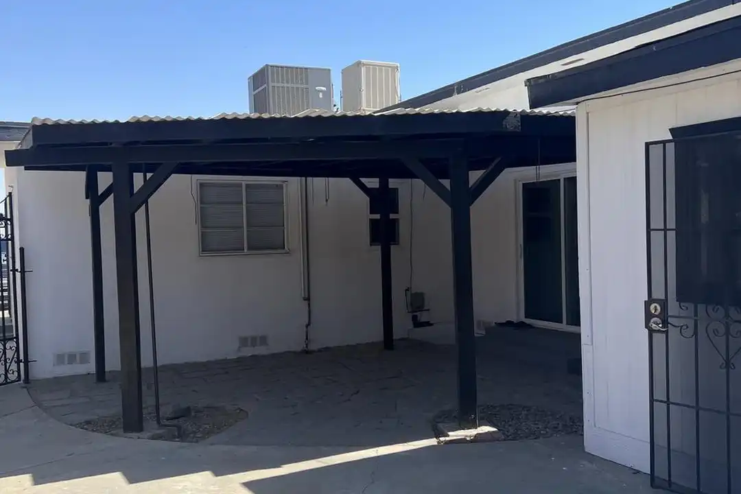 House in Bakersfield - View 5