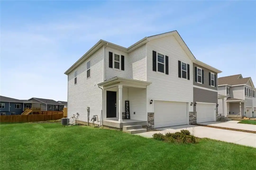 277 NW Charlestown Ln - View 3