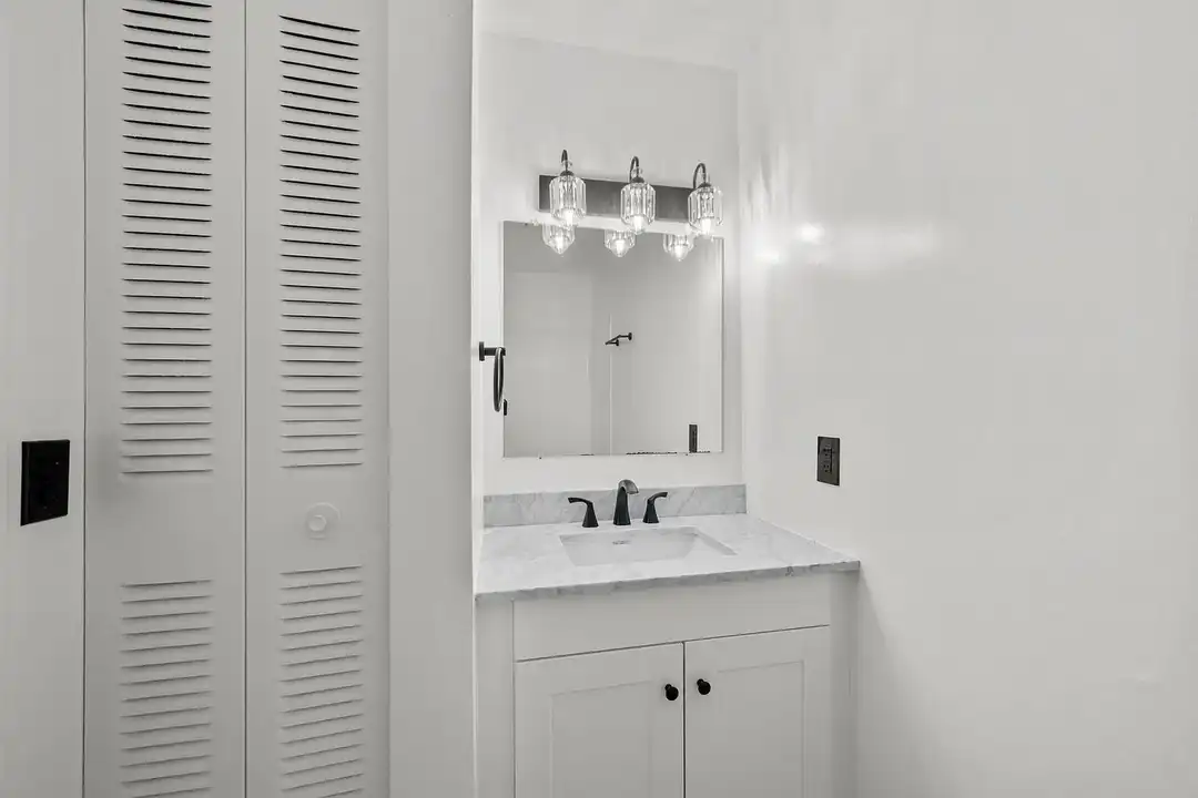 Canterbury Place Apartments - View 2