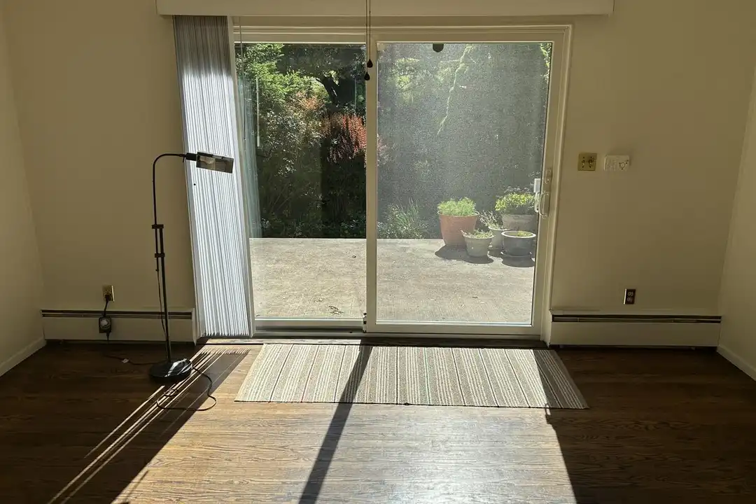 3992 College Ave - View 3