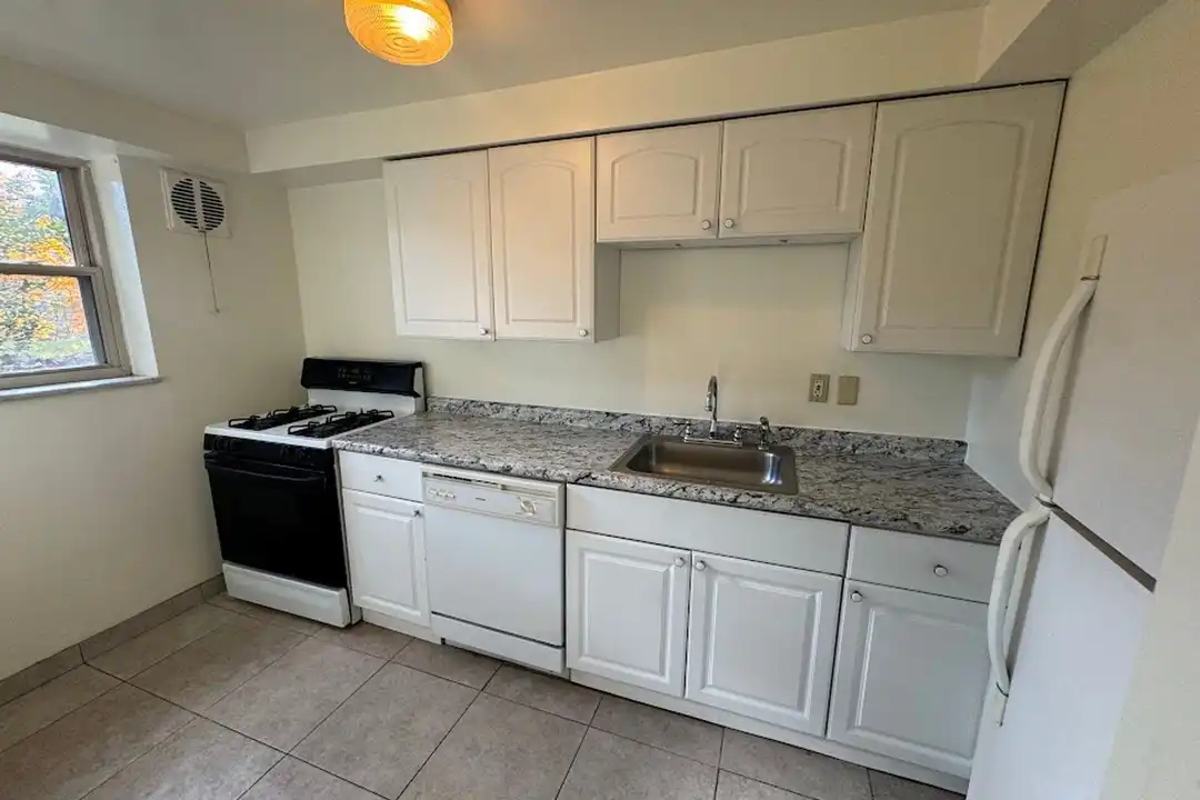 2355 Eldridge St unit SB - View 2