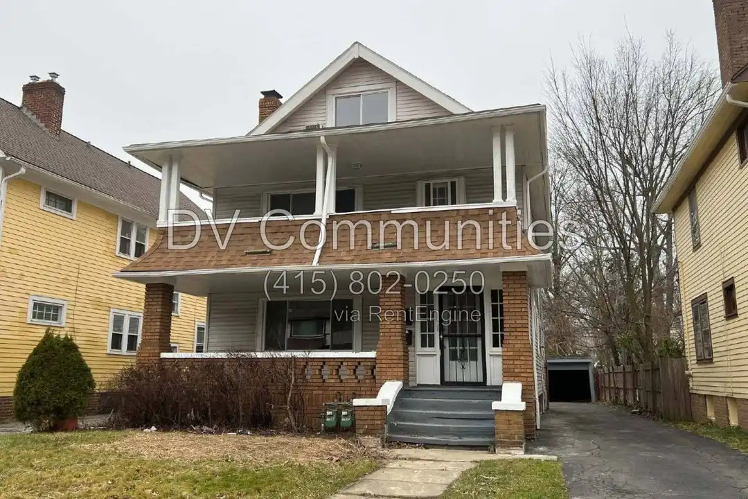 872 Helmsdale Rd unit 2 – photo 1