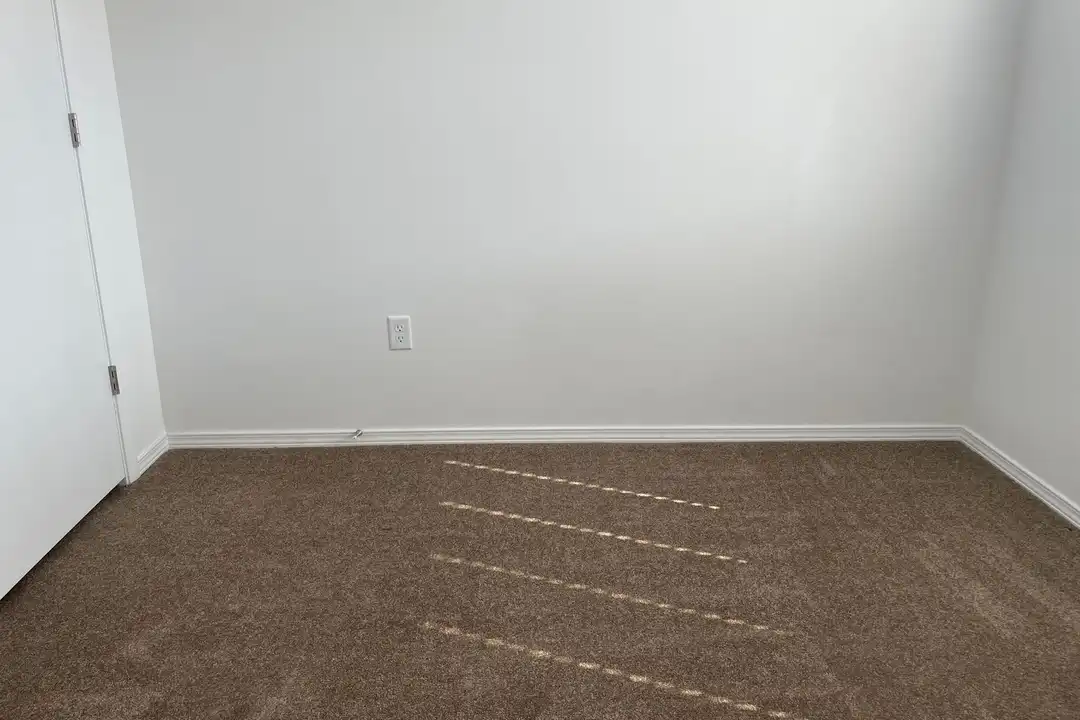 713 3rd Ave NE unit #5 - More