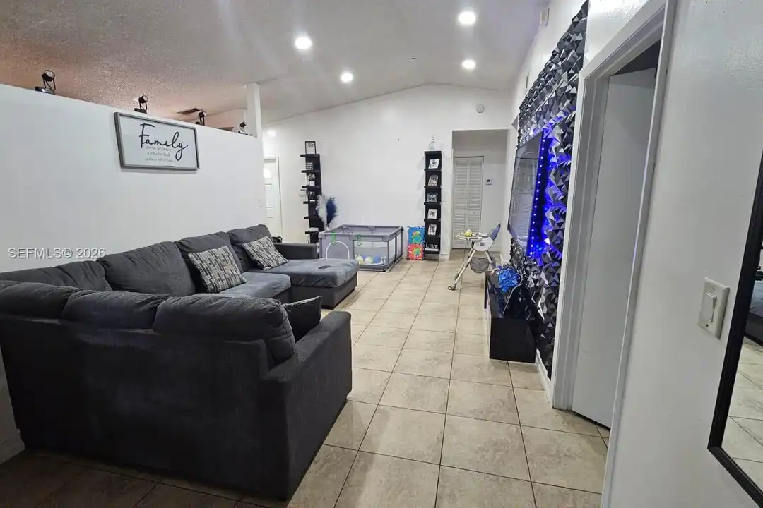 11878 SW 208th Terrace - View 5