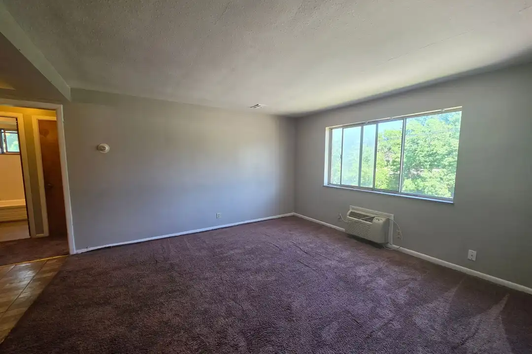 1930 Noble Rd unit 201 – photo 1