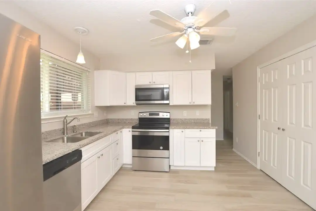 703 Flower Field Ct - View 6