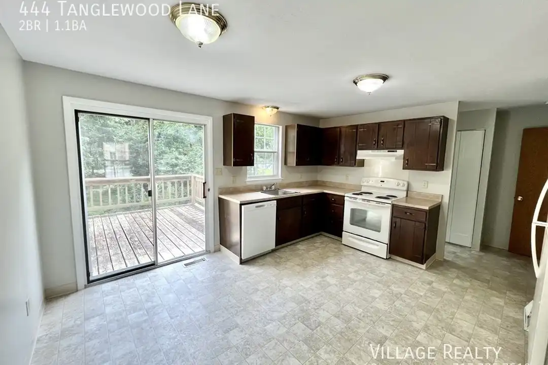 444 Tanglewood Ln – photo 1 of 103
