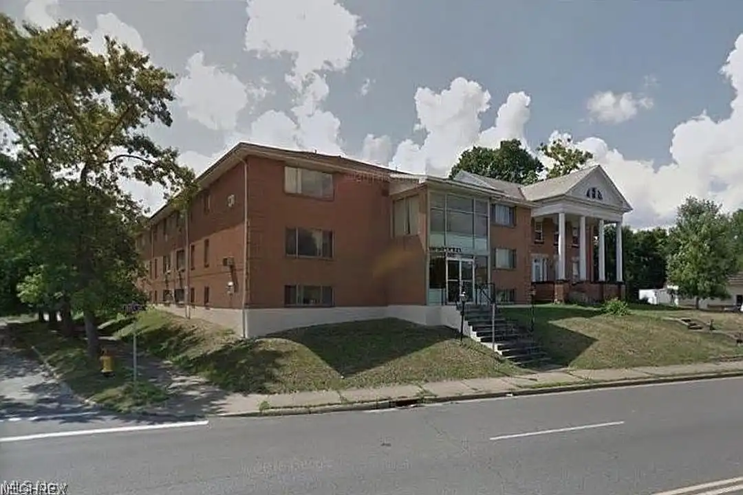 1019 Maple Ave unit C7 – photo 1 of 6