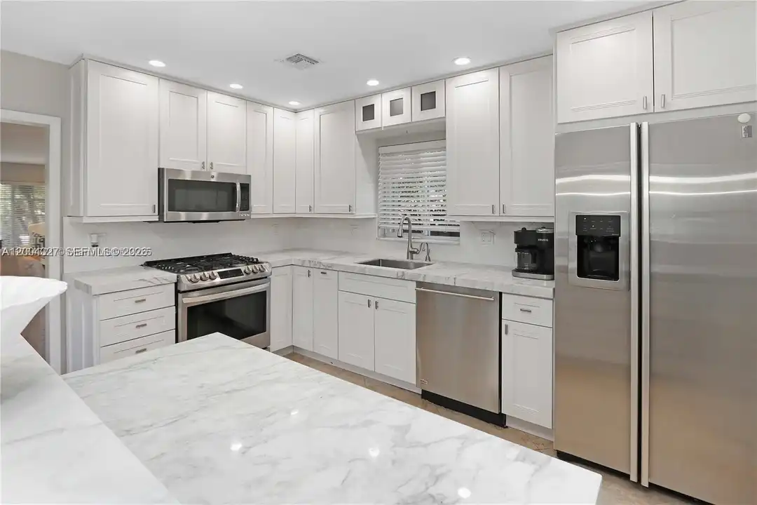 1147 Buchanan St - View 2