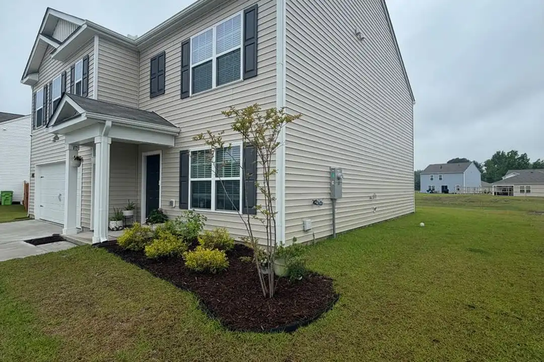 4011 Atlantic Ave - More
