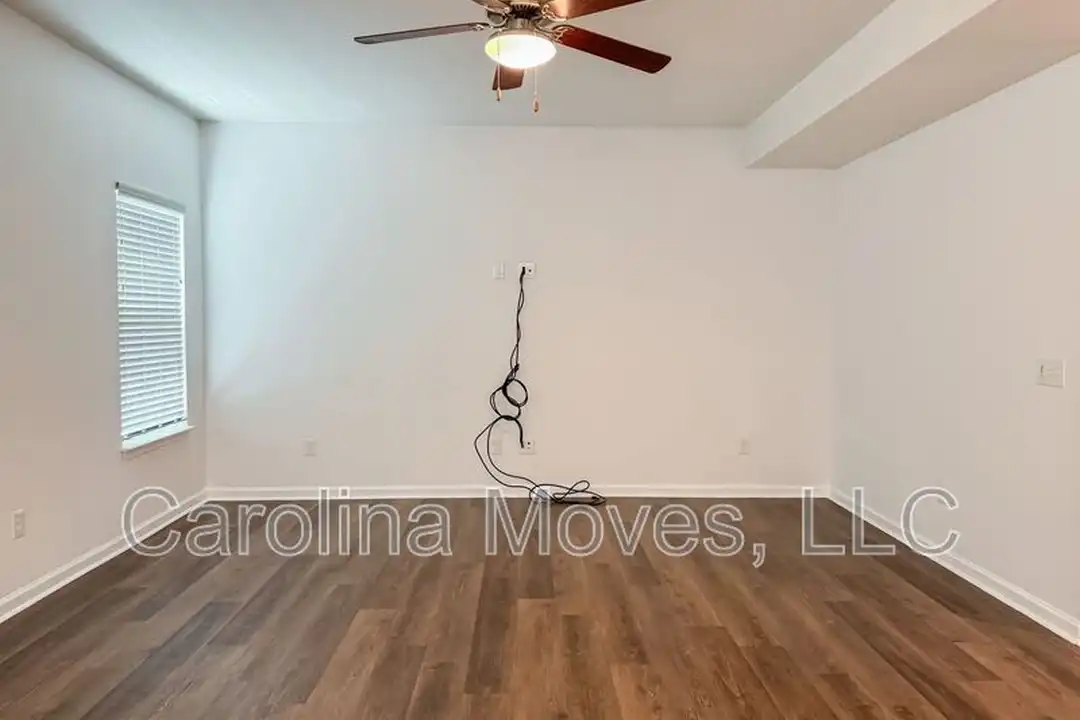 345 Bucklebury Rd - View 5