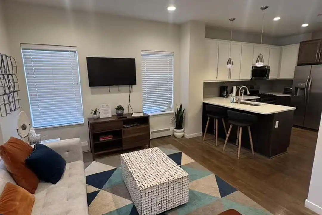 House in Georgetown - View 2