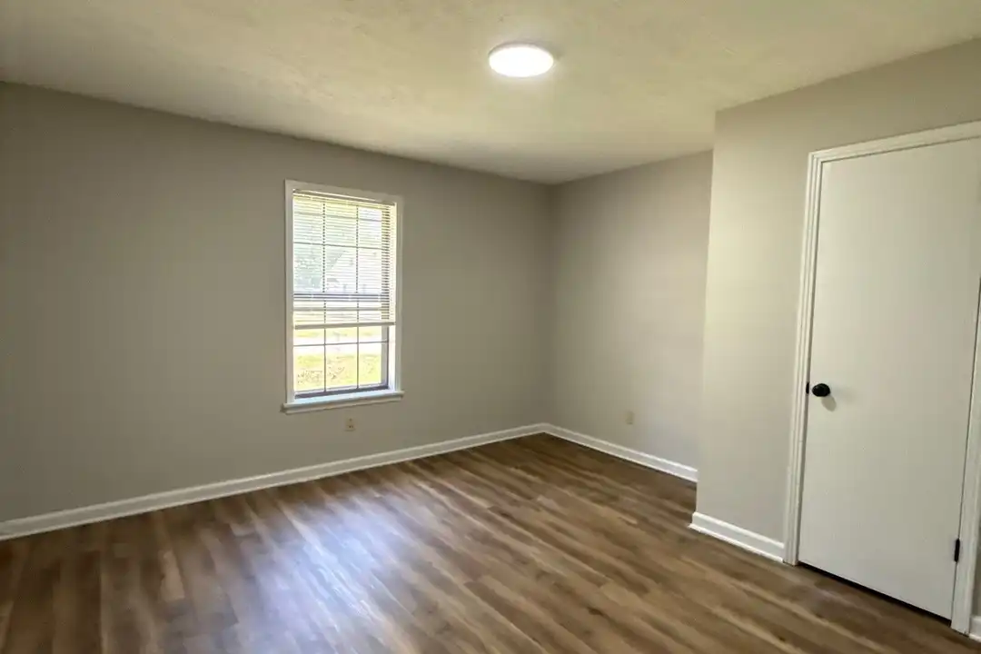 House in Brownsville - View 4