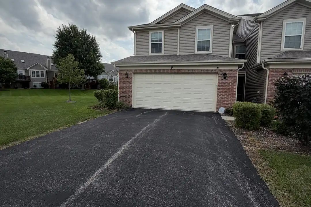 9 W Lake Ct unit 9 – photo 1 of 27
