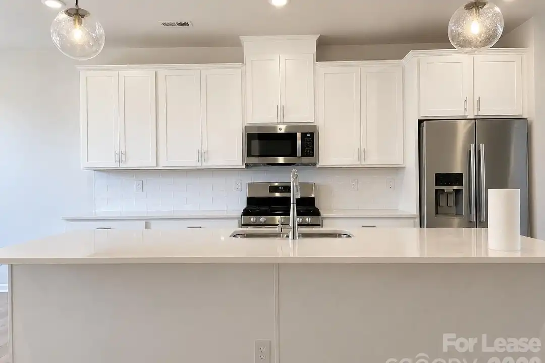 2332 Donnelly Hls Ln - View 3