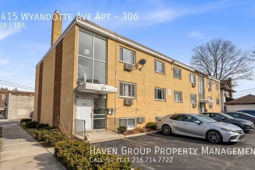 1415 Wyandotte Ave – photo 1