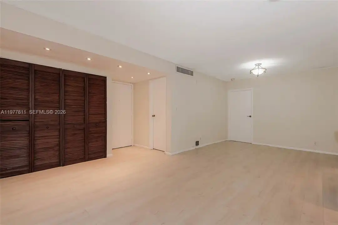 17021 N Bay Rd - View 3