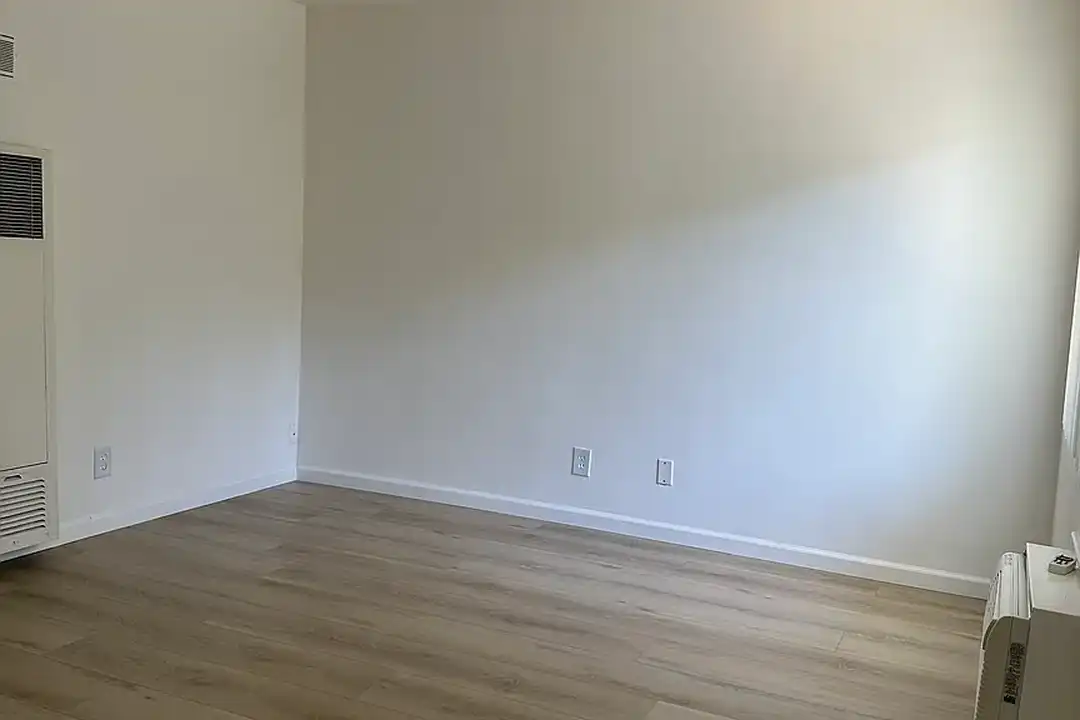 Gallatin Apartments - View 5