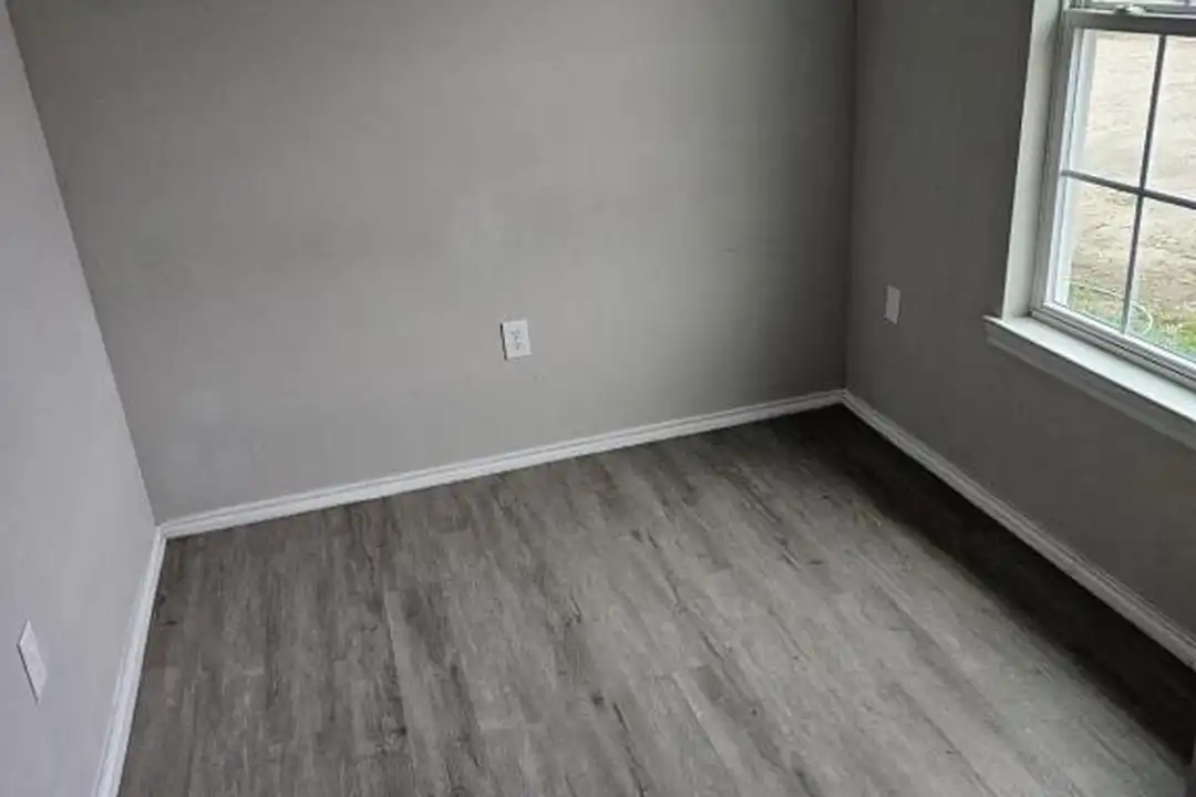 2115 Waco St unit G - View 5